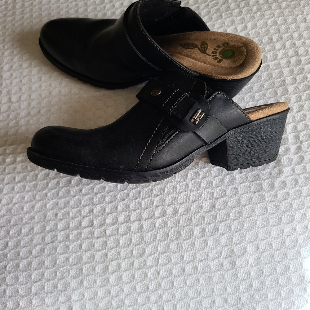 Clogs